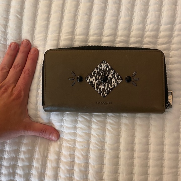 Coach Wallet - Picture 6 of 10